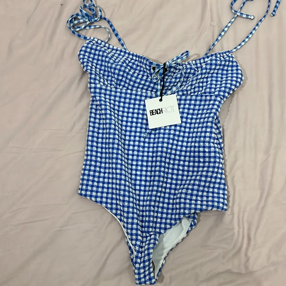 NWT Beach Riot Betsy One Piece Size M ASO Emily Lind/Cadence in We Were Liars - Picture 2 of 7